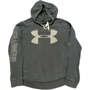 Under Armour sweatshirt great condition loose fit size medium